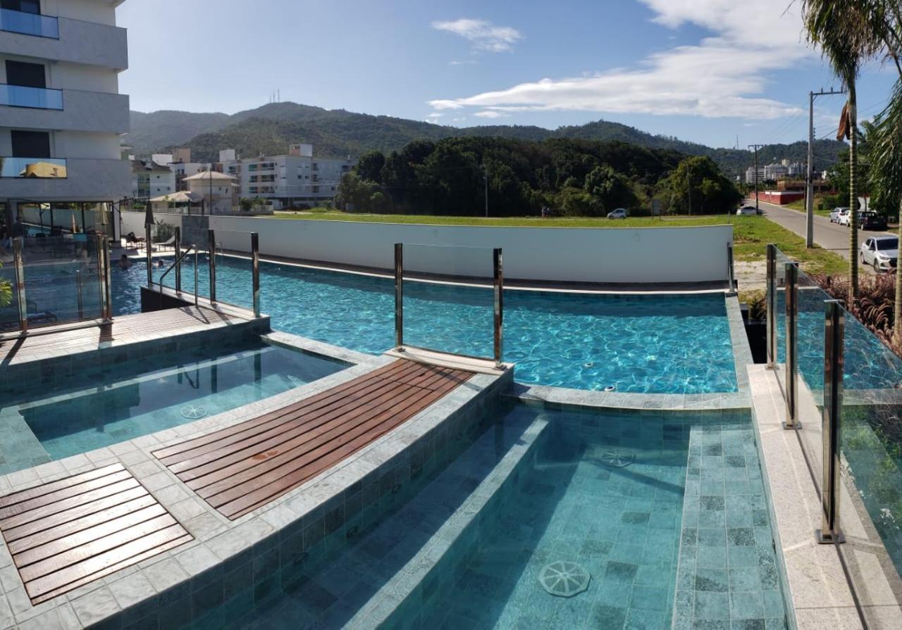 Cobertura Velejar Em Condominio Clube - Com Area De Lazer Governador Celso Ramos Dış mekan fotoğraf